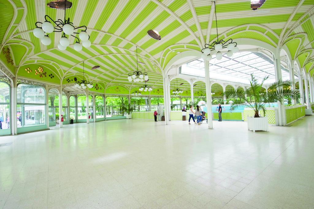 Hotel Des Thermes Les Domes Vichy Exteriér fotografie