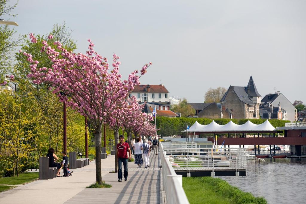 Hotel Des Thermes Les Domes Vichy Exteriér fotografie